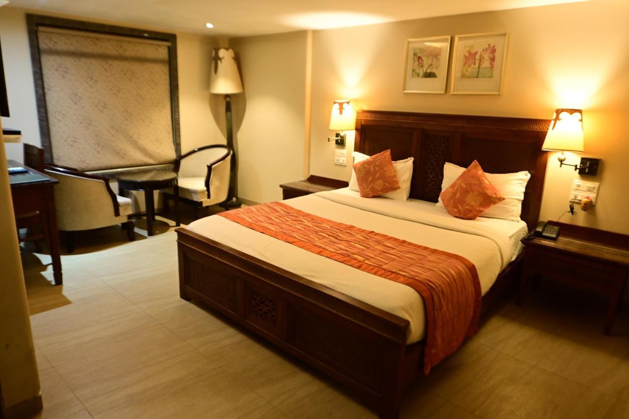 Hotel Sai Inn Мумбаи Экстерьер фото