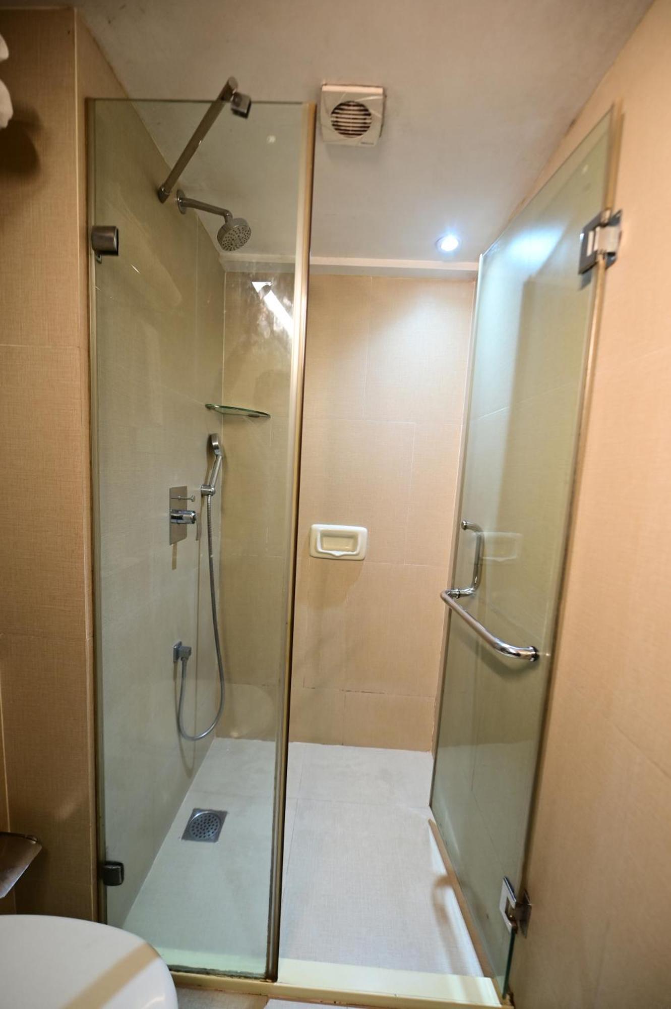 Hotel Sai Inn Мумбаи Экстерьер фото